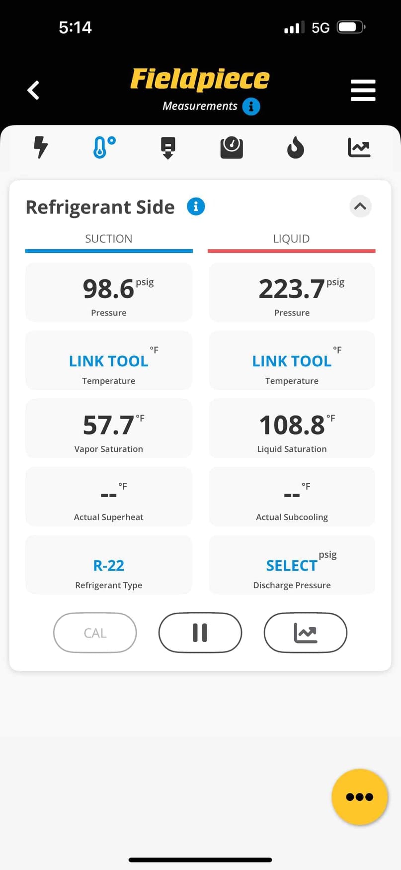 Digital manifold app display shows suction pressure 98.6 psi, liquid pressure 223.7 psi, superheat 57.7°F, and subcooling 108.8°F.