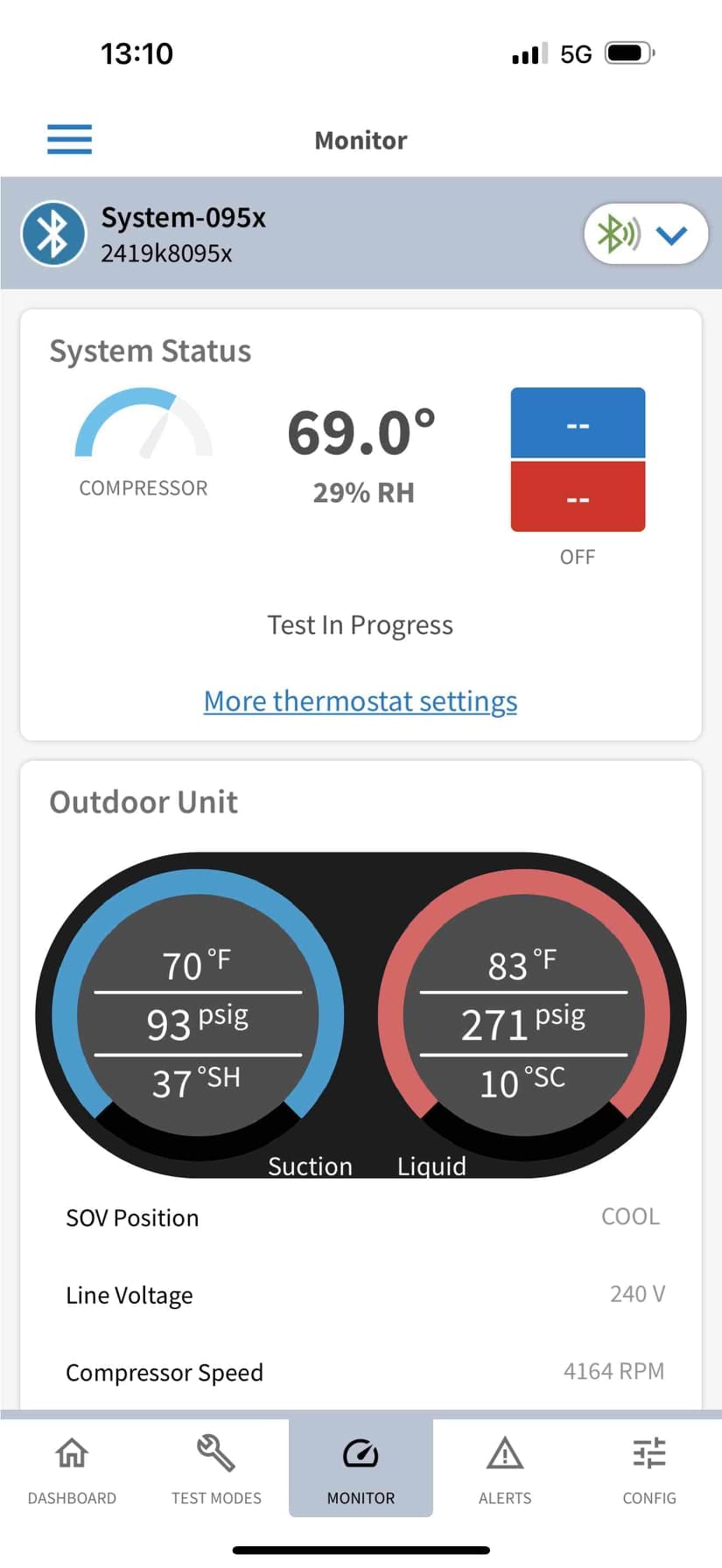 Mobile app monitor shows system operating with suction at 93 psig and liquid at 271 psig during commissioning.