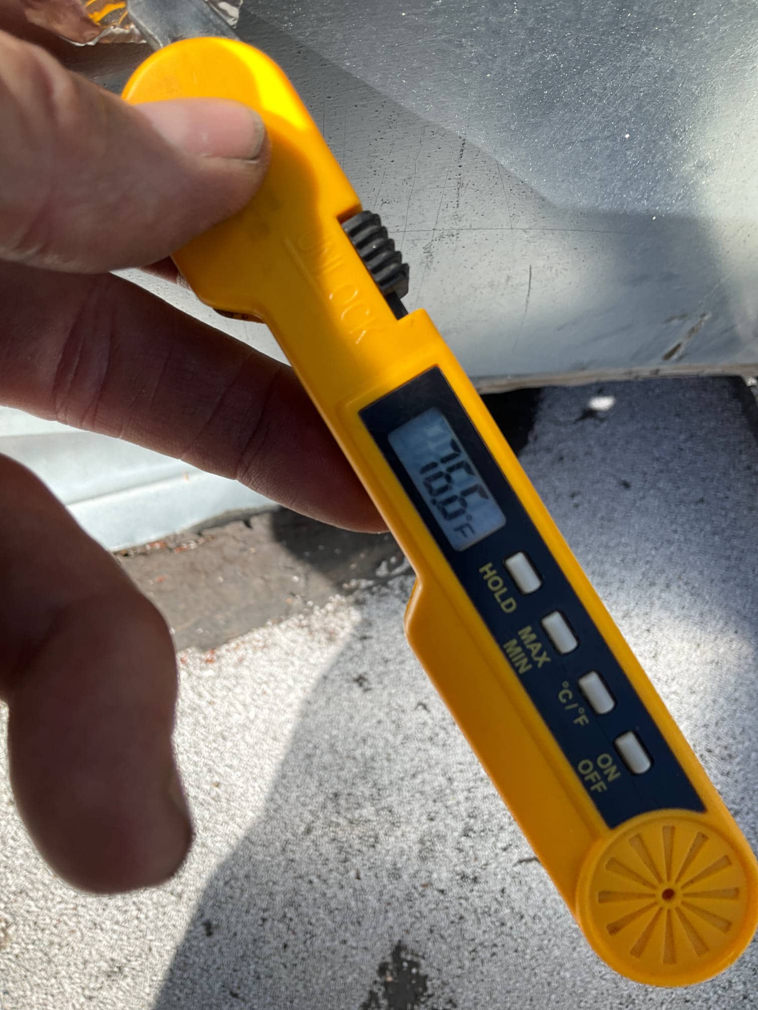 Diagnostic instrument display shows 106.6 °F.
