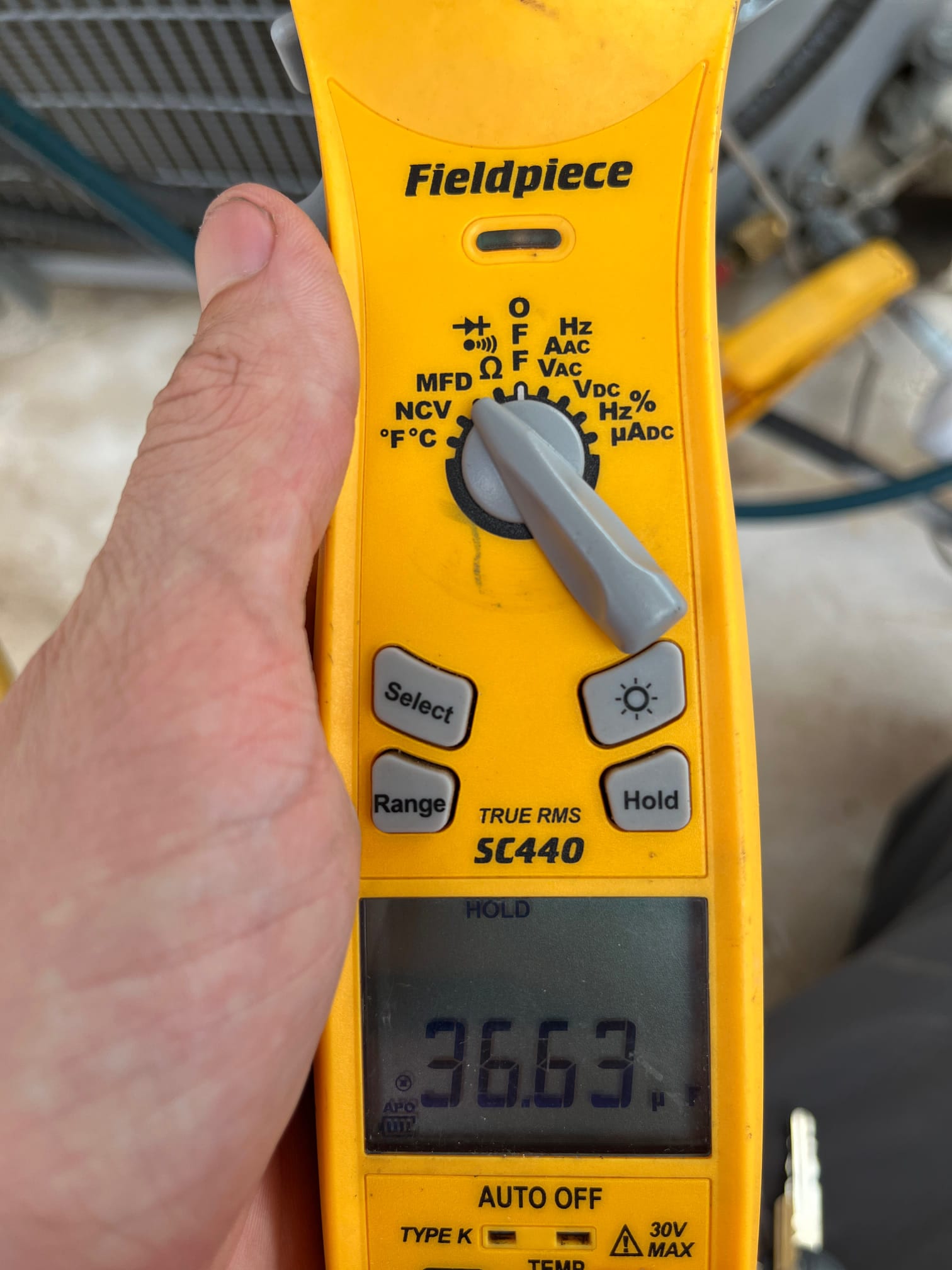 Diagnostic instrument display shows 36.63 μF.