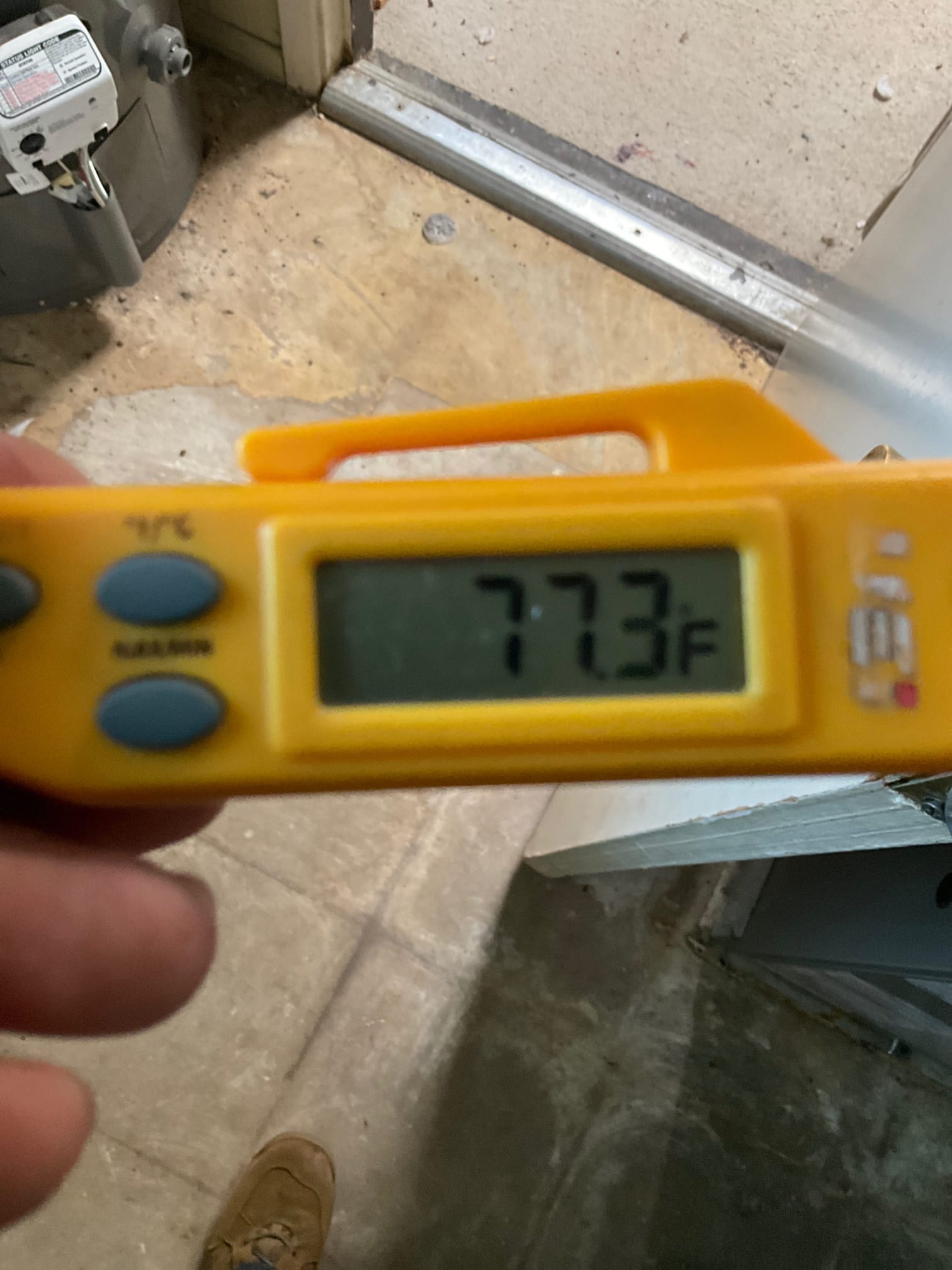 Diagnostic instrument display shows 77.3 °F.