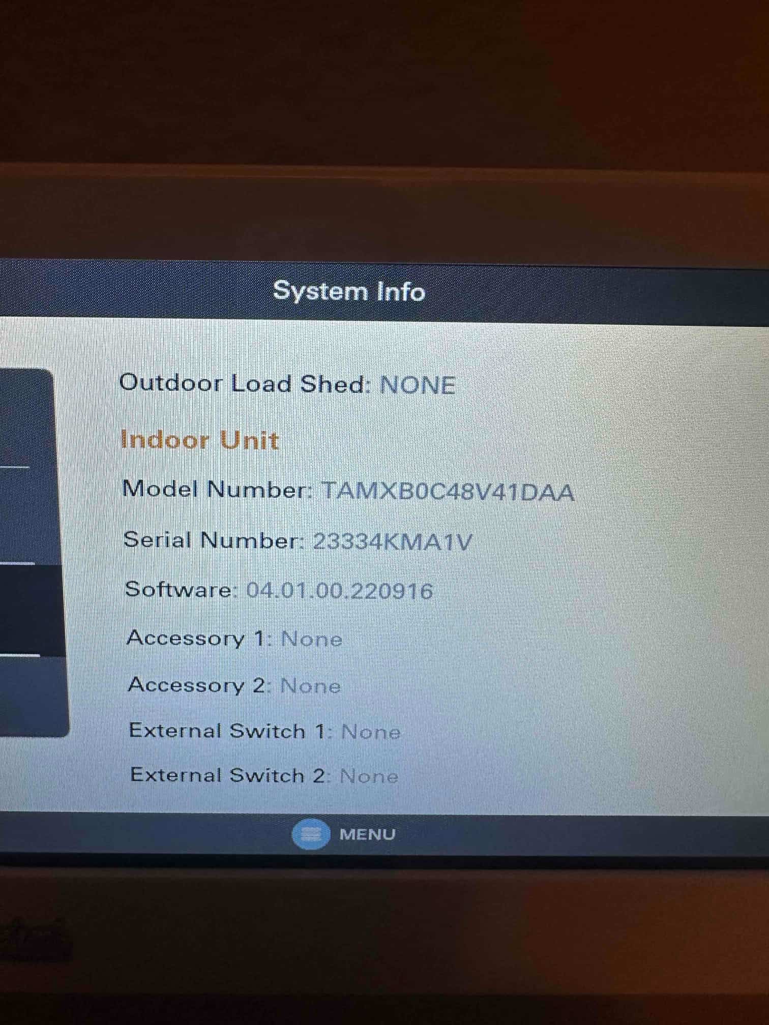 Thermostat system info screen displays indoor unit details and accessory status during setup after installation.