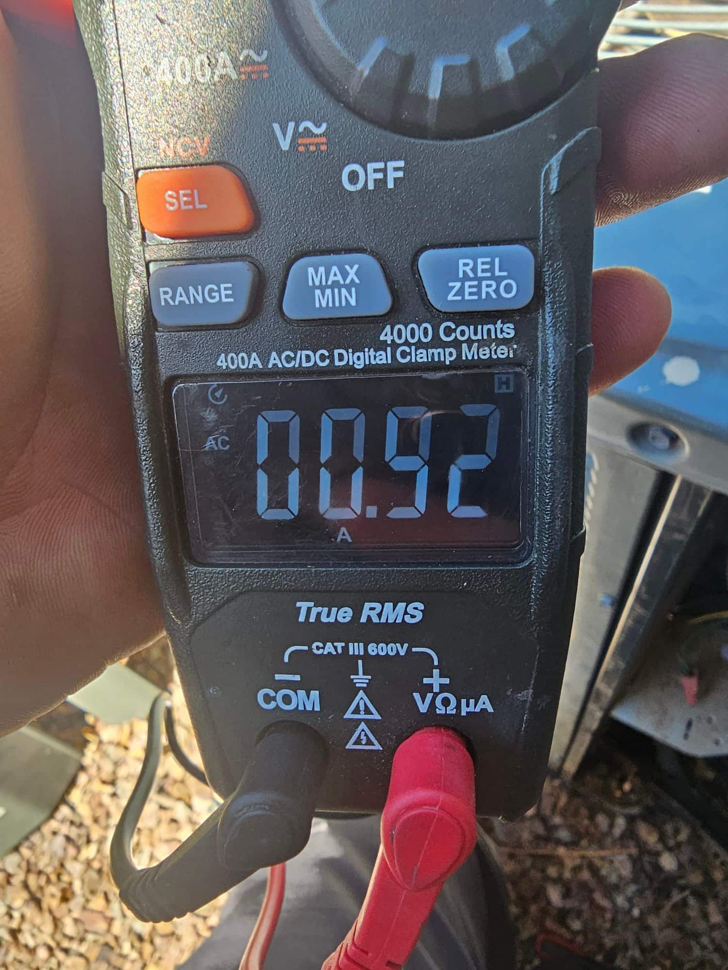 Diagnostic instrument display shows 0.52 A.