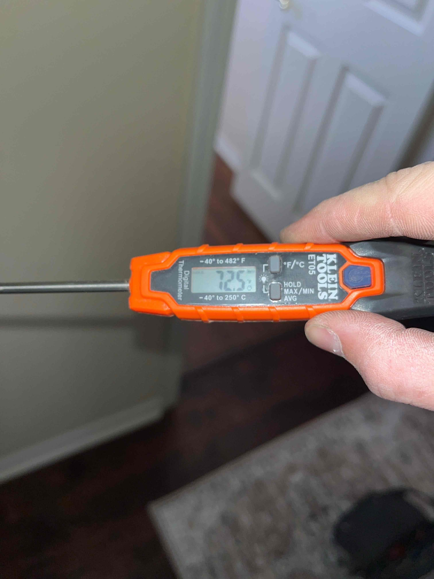Diagnostic instrument display shows 72.5 °F.