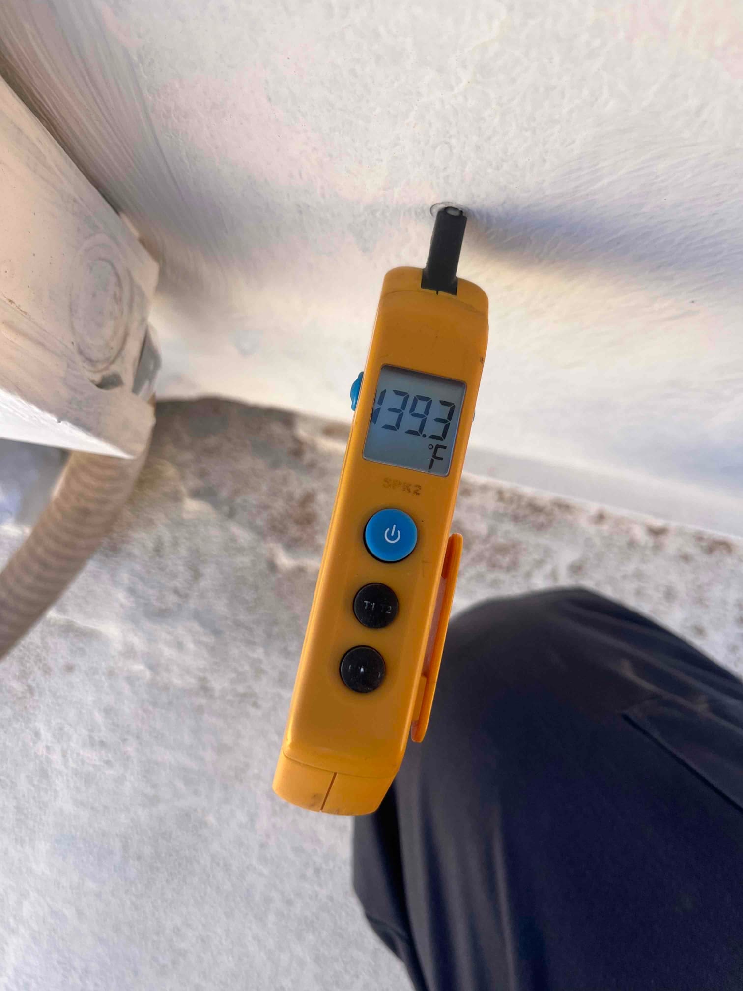 Diagnostic instrument display shows 139.3 °F.