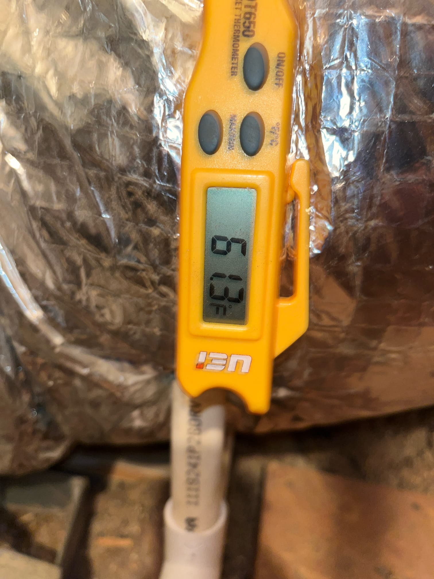 Diagnostic instrument display shows 61.9 °F.