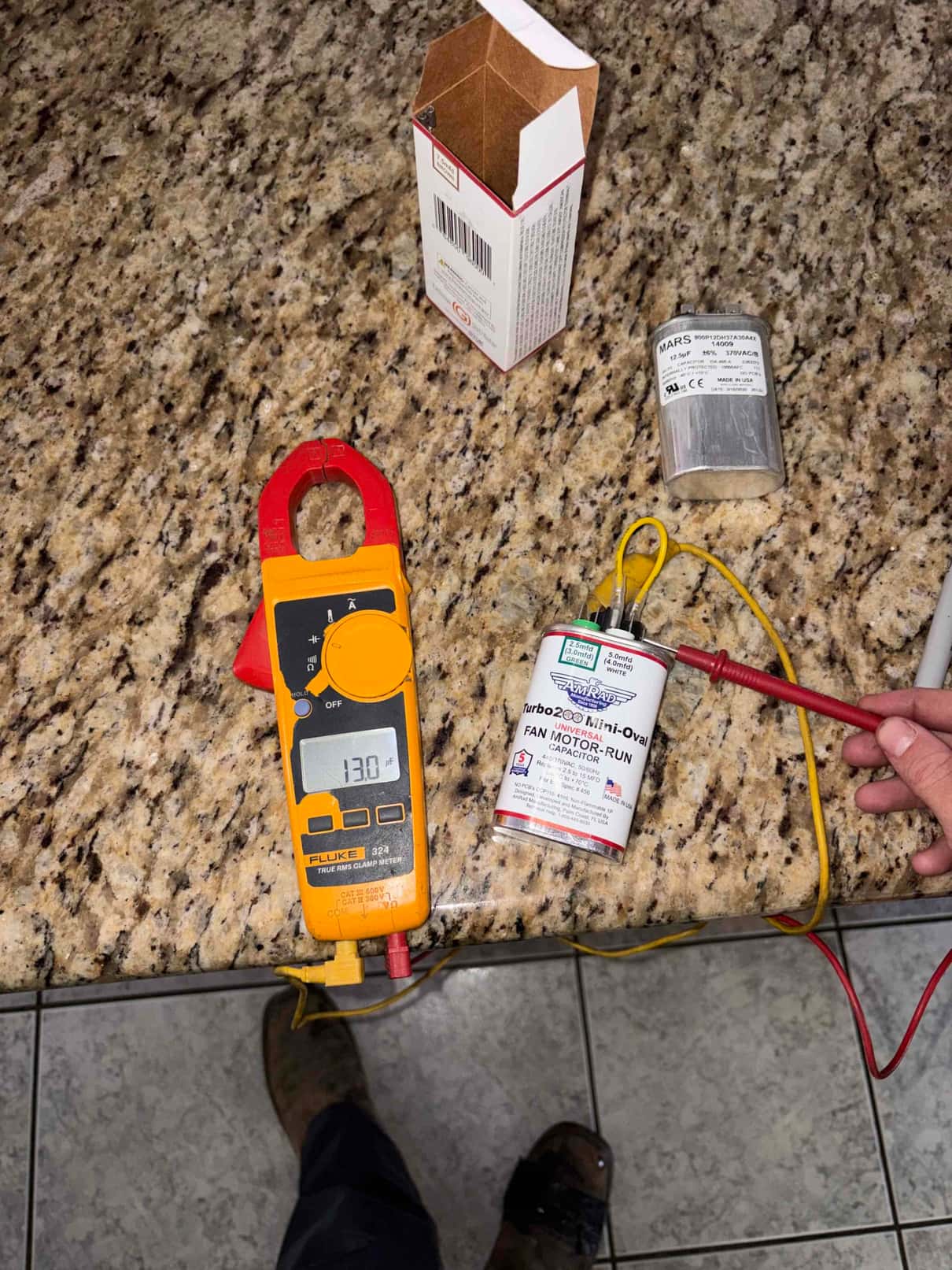 Diagnostic instrument display shows 13 μF.