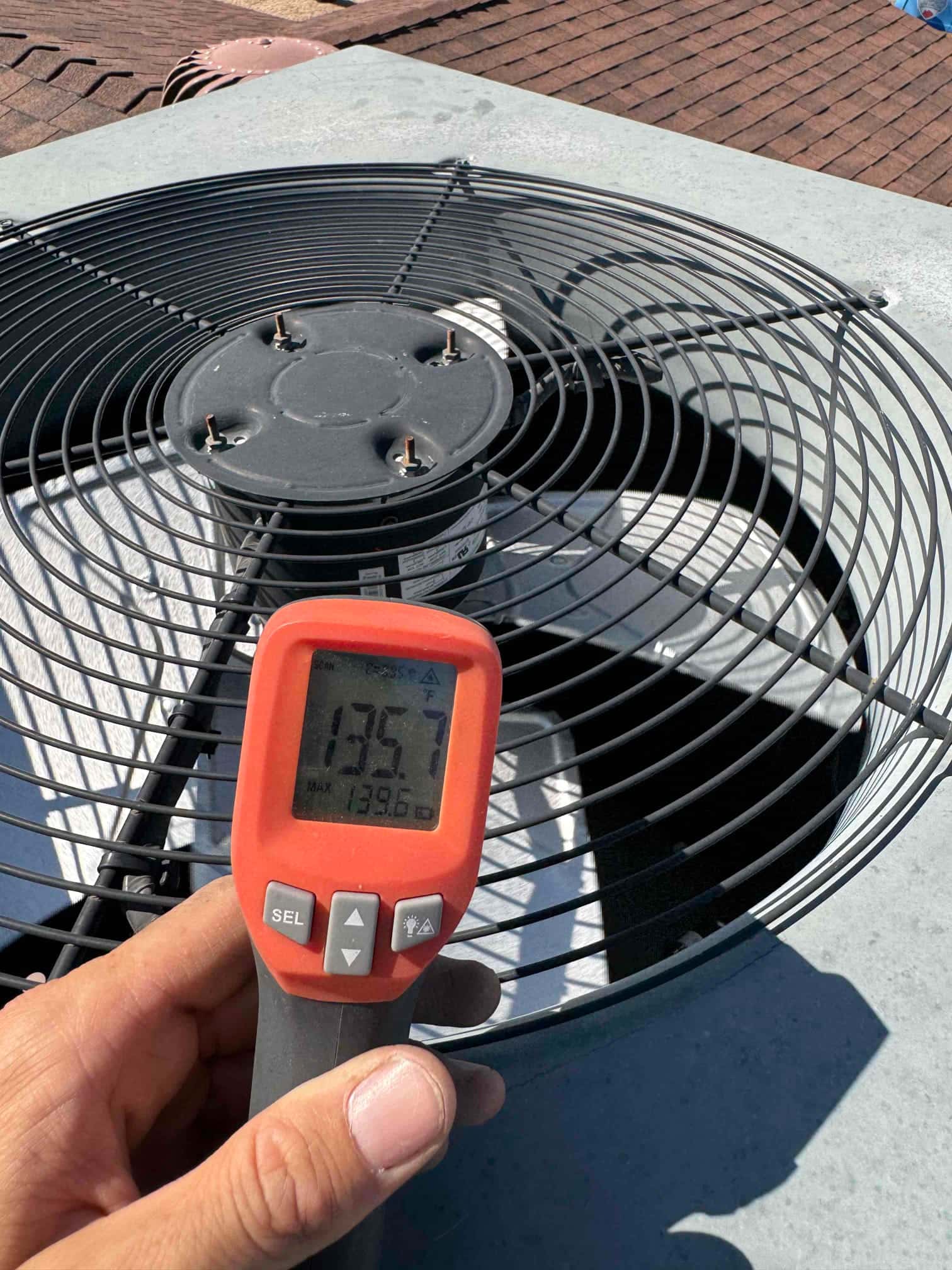 Diagnostic instrument display shows 135.7 °F.
