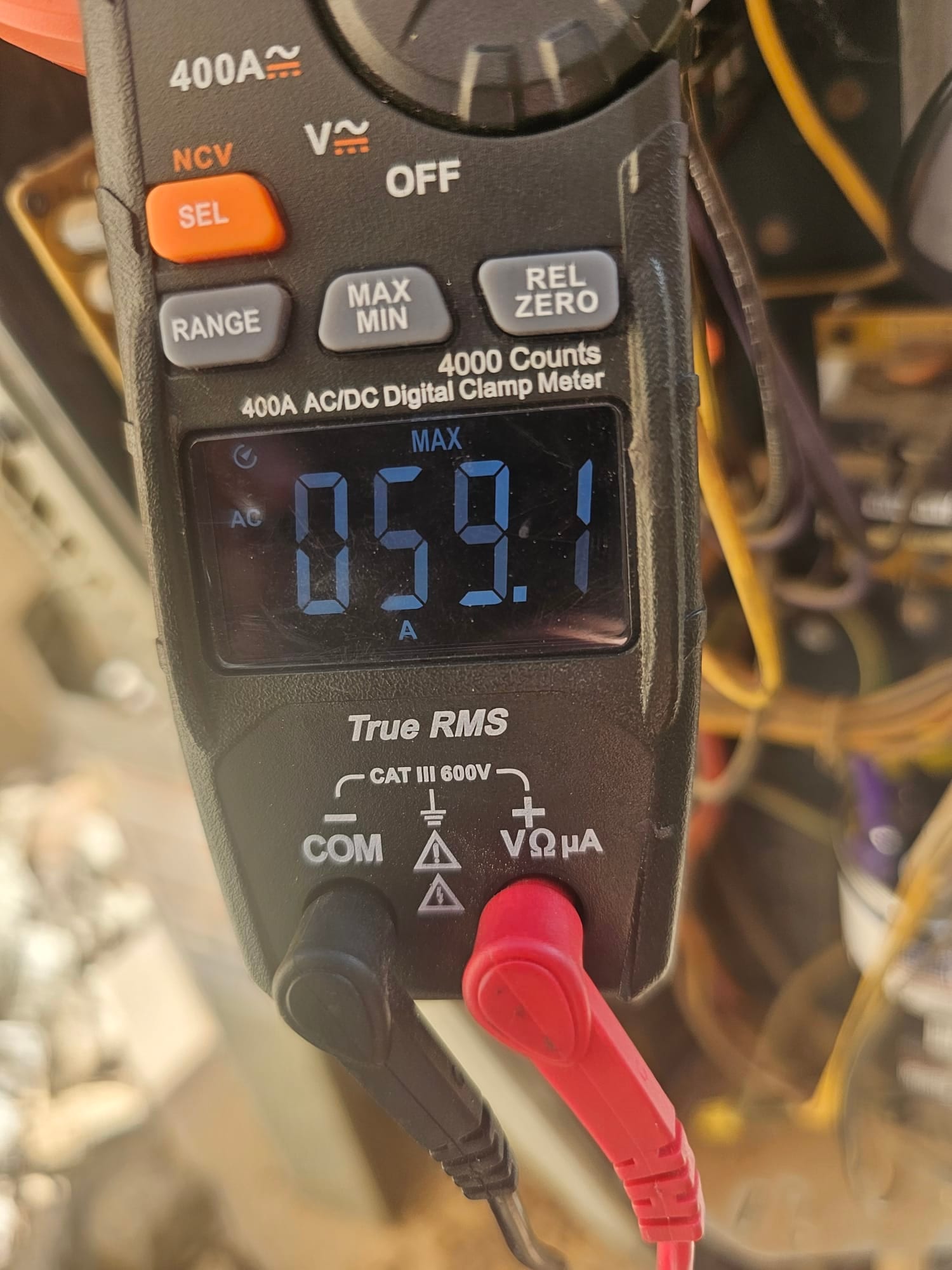 Diagnostic instrument display shows 59.1 A.