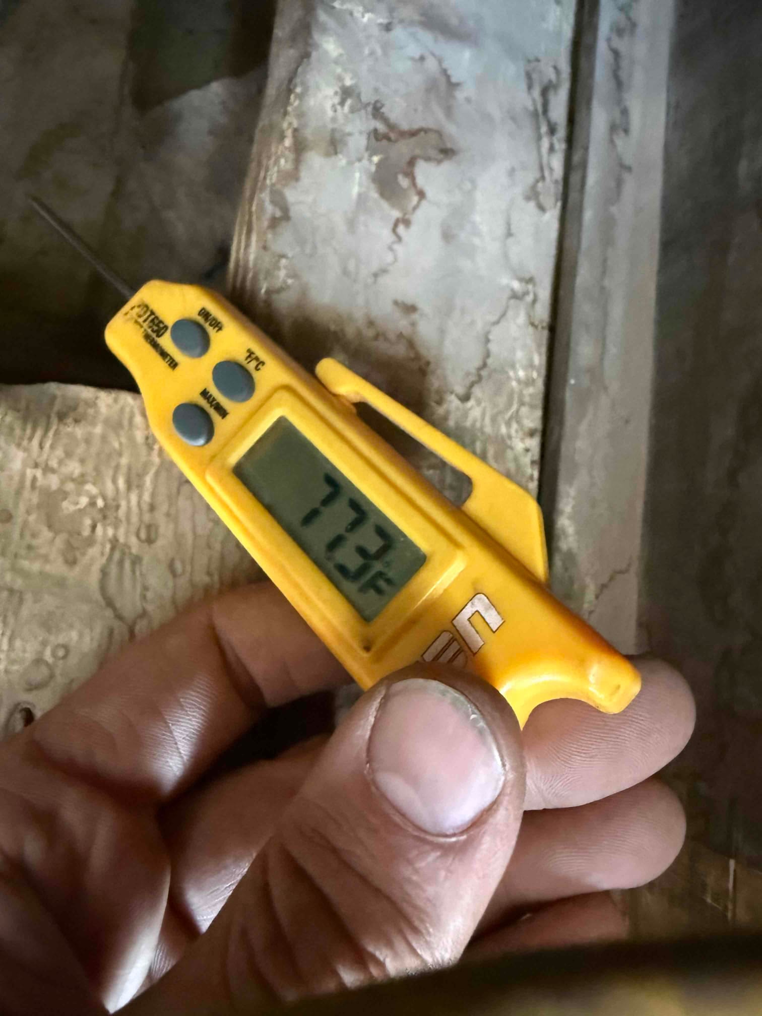 Diagnostic instrument display shows 77.3 °F.