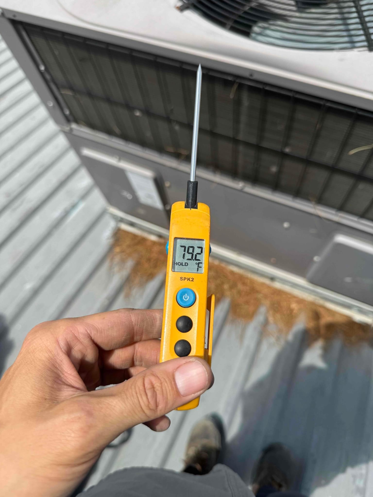 Diagnostic instrument display shows 79.2 °F.