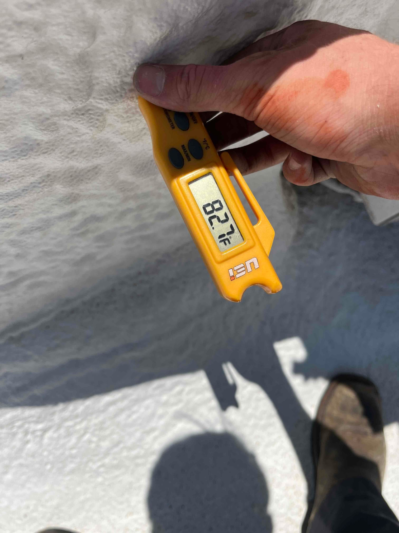 Diagnostic instrument display shows 82.7 °F.