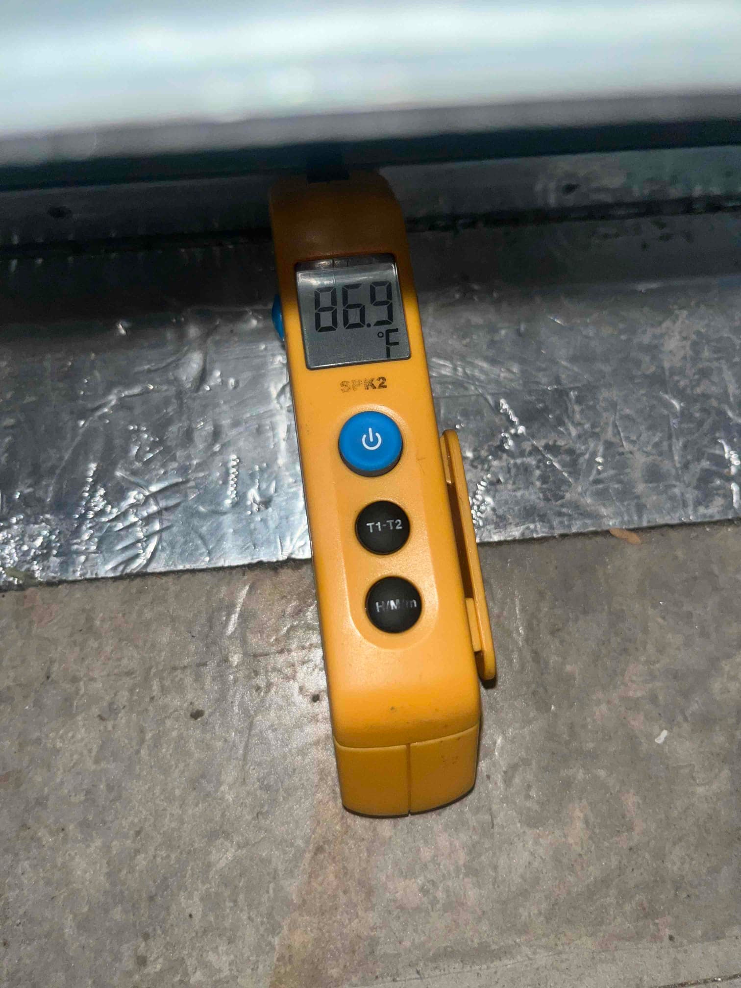 Diagnostic instrument display shows 86.9 °F.
