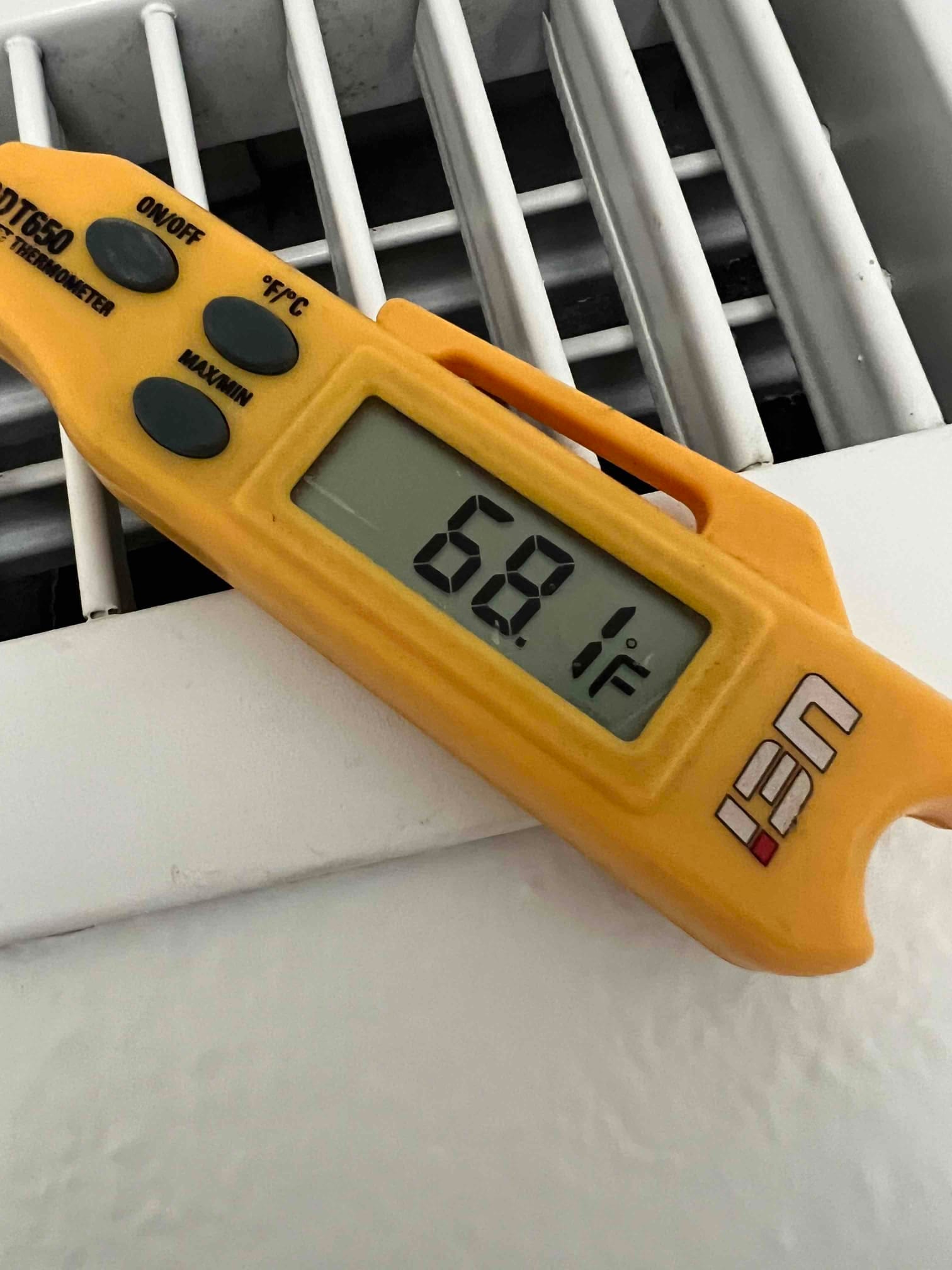 Diagnostic instrument display shows 68.1 °F.